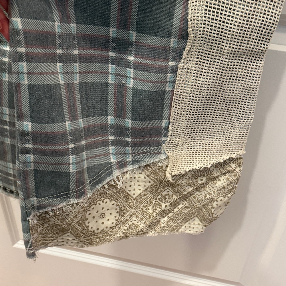 POL Plaid Patchwork Wide-Leg Pants with Crochet Patches - Picture 13 of 17